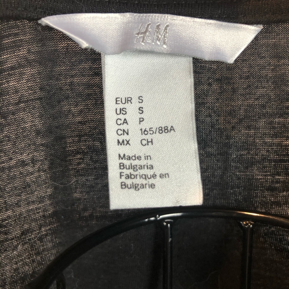 H&M Top - Picture 3 of 3